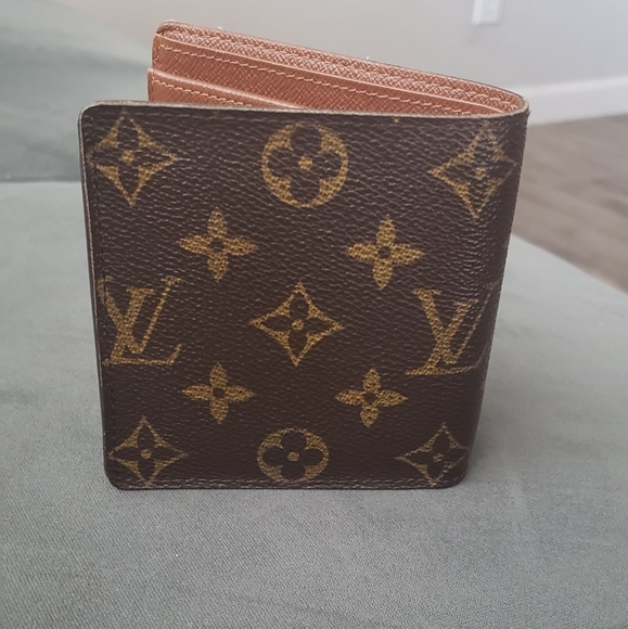 Louis Vuitton Monogram Marco Bifold Wallet - Picture 3 of 17